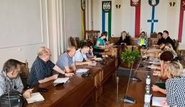 Posiedzenie kryzysowe Posiedzenie kryzysowe