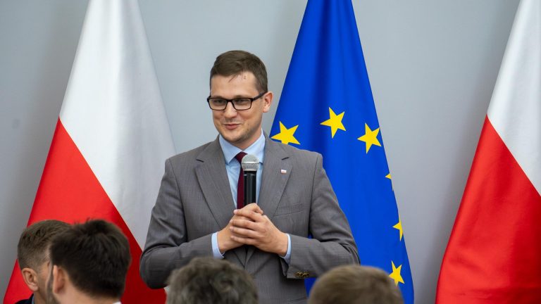 Współpraca administracji rządowej i samorządowej na rzecz rozwoju województwa