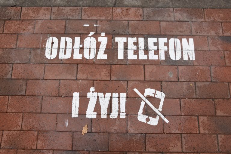 Odłóż telefon i żyj !