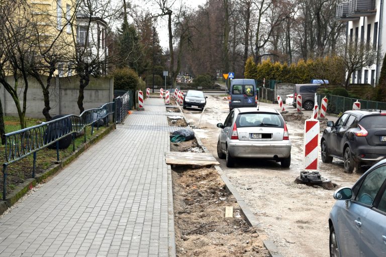 Długo oczekiwana inwestycja drogowa w środku Tucholi nabiera tempa