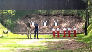 Tucholscy policjanci na zawodach strzeleckich