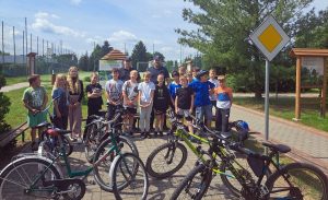 Policjanci uczestniczyli w egzaminie na kartę rowerową