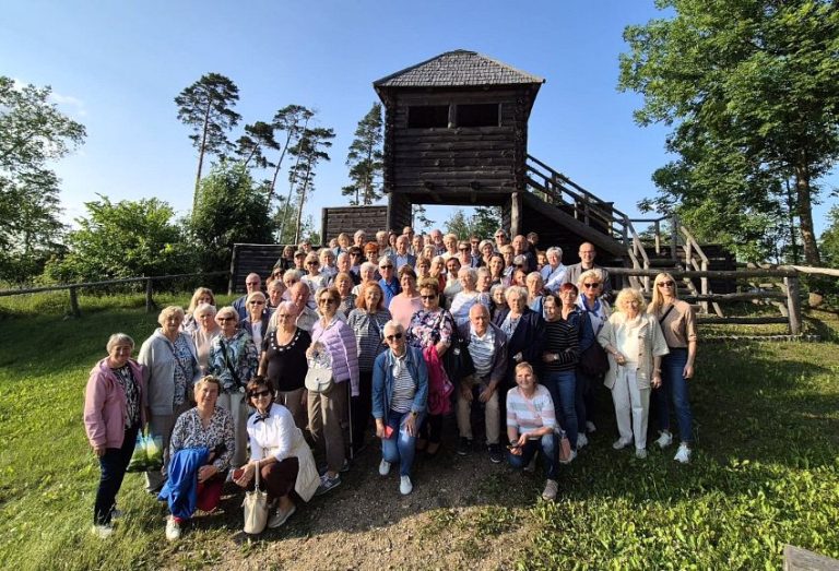 Wycieczka słuchaczy Uniwersytetu Trzeciego Wieku