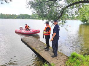 Policjanci i strażacy wspólnie kontrolują akweny