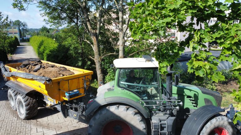 Budowa boiska wielofunkcyjnego na terenie Zespołu Szkół Licealnych i Technicznych im. Ziemi Tucholskiej