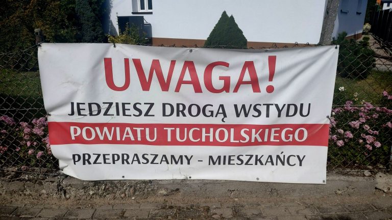 Mieszkańcy Minikowa mają dosyć, żądają naprawy dróg!