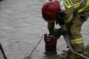 I od powodzi na tucholskim rondzie uchowaj nas… panie Marszałku?