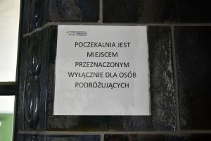 Miasto wypowiedziało wojnę kloszardom z tucholskiego DWORCA