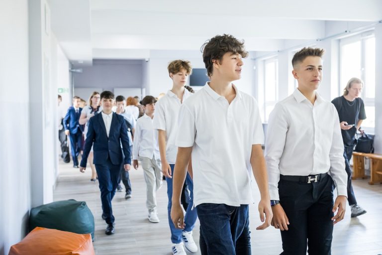 Jesteś uczniem? Są stypendia, sięgnij po te pieniądze!