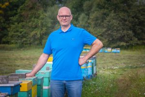 Wywiad tygodnia. Miód – najlepszy prosto z pasieki! Rozmowa z Tomaszem Paulem, pszczelarzem