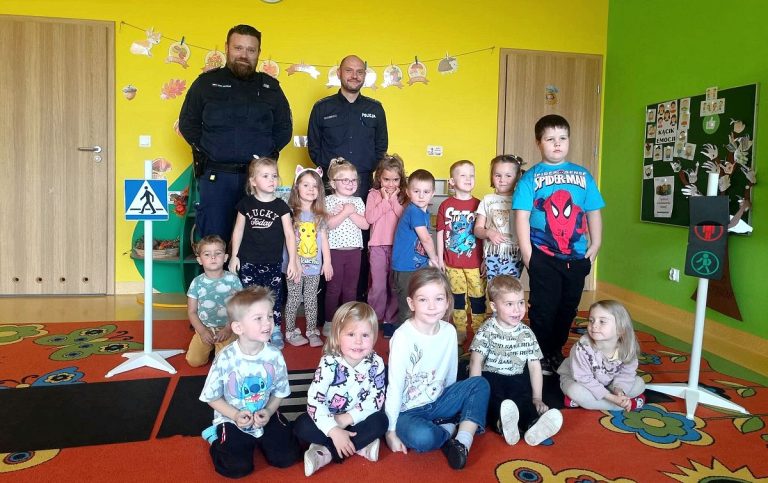 Policjanci odwiedzili przedszkolaków w Cekcynie