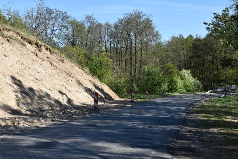 Władze powiatu zamykają drogę z Cekcyna do Rudzkiego Mostu