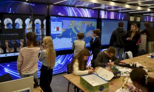 Najnowocześniejsze laboratorium mobilne w Polsce odwiedziło dzieci ze szkoły w Bysławiu.
