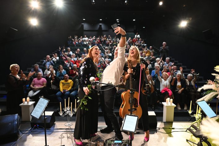 W sali Kina „Sokół” w Tucholi odbył się koncert z cyklu Zaduszki Muzyczne