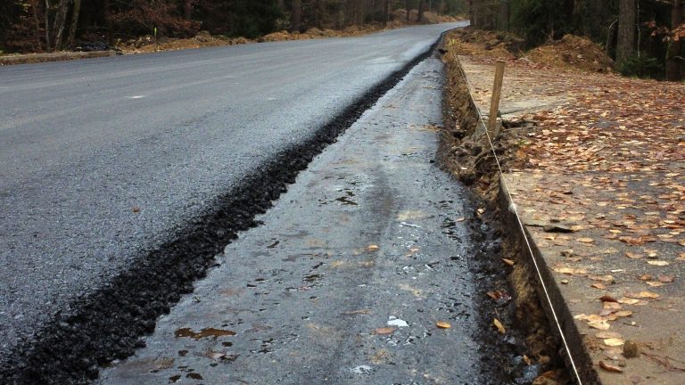 Cekcyn – Rudzki Most, drogowcy wreszcie wylewają asfalt