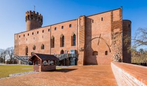 Krzyżacka warownia w Świeciu otrzymała szansę, a klasztor w Bysławku pozostaje bez szans na uratowanie?