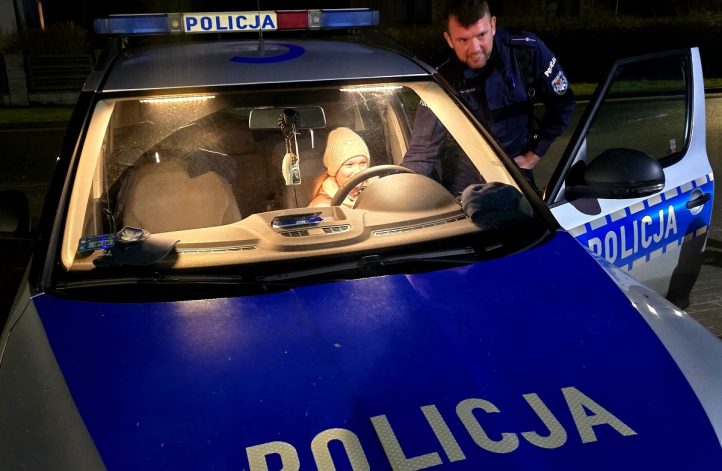 Dzielnicowy spotkał się z dziećmi w Piastoszynie