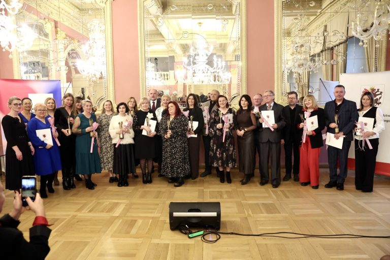 Stalowe Anioły rozdane