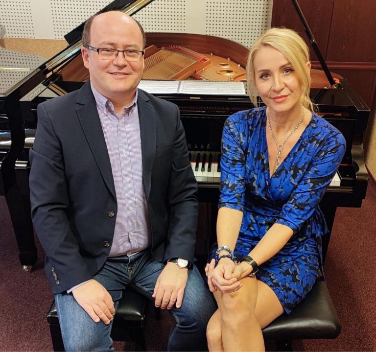 SZAFARNIA ZAPRASZA. Koncert z okazji 216. rocznicy urodzin  Fryderyka Chopina Solo i na 4 ręce – Beata Bilińska, Filip Wojciechowski