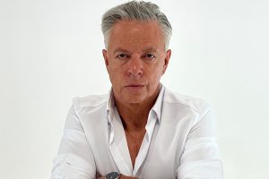 Zbigniew Suszyński z Nagrodą Filmową Marszałka