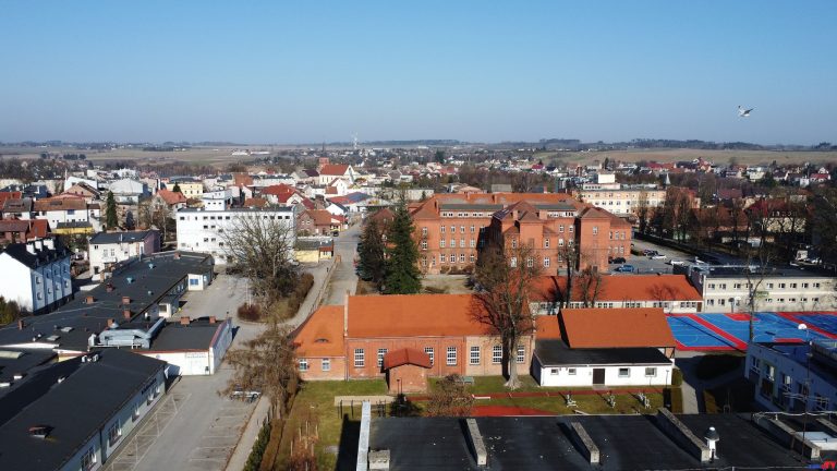 ZŁOTA SZKOŁA otworzyła swoje podwoje dla nowych adeptów leśnictwa ( felieton nieobiektywny)