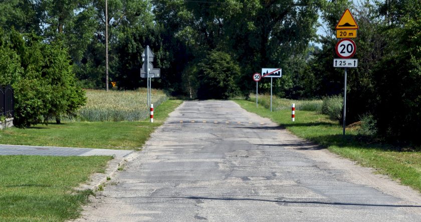 Wielka wycieczka TOKiS-a drogami POWIATU TUCHOLSKIEGO. 1022C Bladowo / Słupy to czołgowisko, czy droga publiczna?