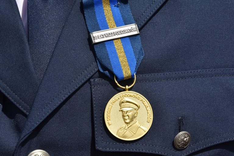 UROCZYSTE OBCHODY ŚWIĘTA POLICJI W TUCHOLI ORAZ ODSŁONIĘCIE POMNIKA
