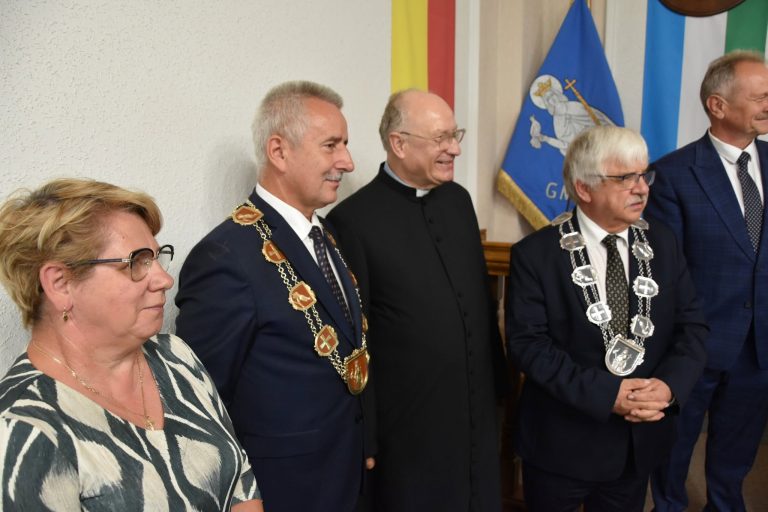 36 LAT NIÓSŁ POSŁUGĘ WIERNYM JEDNEJ PARAFII – KS. WIESŁAW ODSZEDŁ NA EMERYTURĘ