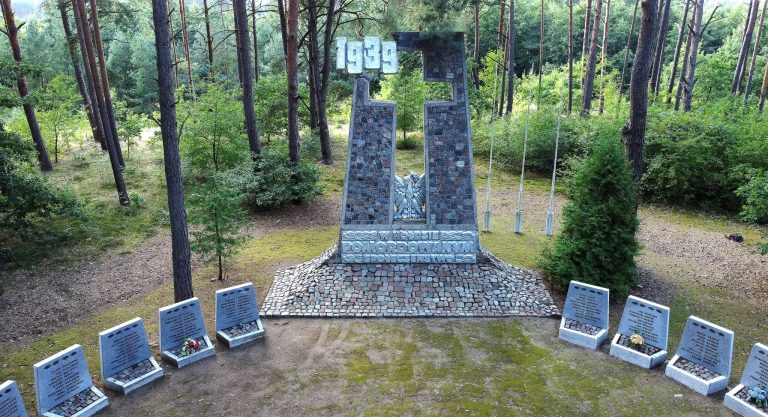 Uroczystości z okazji upamiętnienia 87 rocznicy wybuchu II Wojny Światowej w Rudzkim Moście ( AKTUALIZACJA)